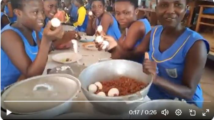 Ey3 Zu – SHS Students Rejoice Over Receiving Waakye with Two Eggs at Dining Hall Under NDC Gov’t – Viral Video