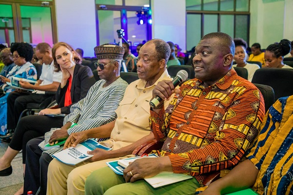 Political communication and media ownership major obstacles in misinformation fight