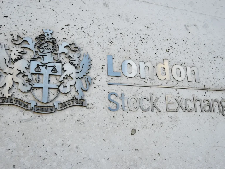 London’s FTSE higher as global markets rebound on trade deal hopes