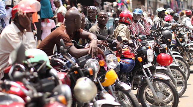 Motorcycle couriers union rejects new age limit in traffic law