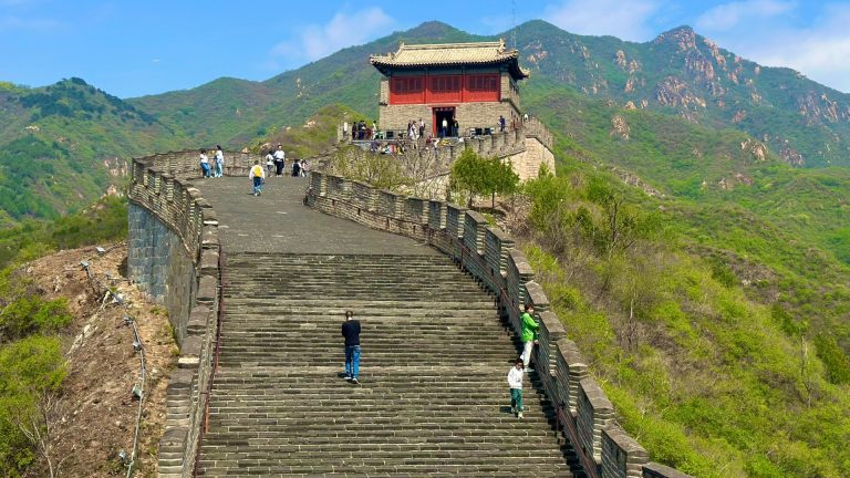 The Great Wall of China: A breathtaking ancient marvel 