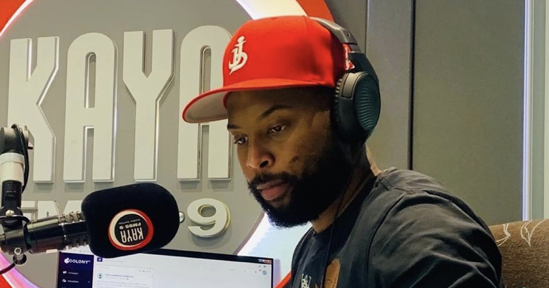 Sizwe Dhlomo Dragged For Inappropriate Tweet About Dark Skinned Tweep